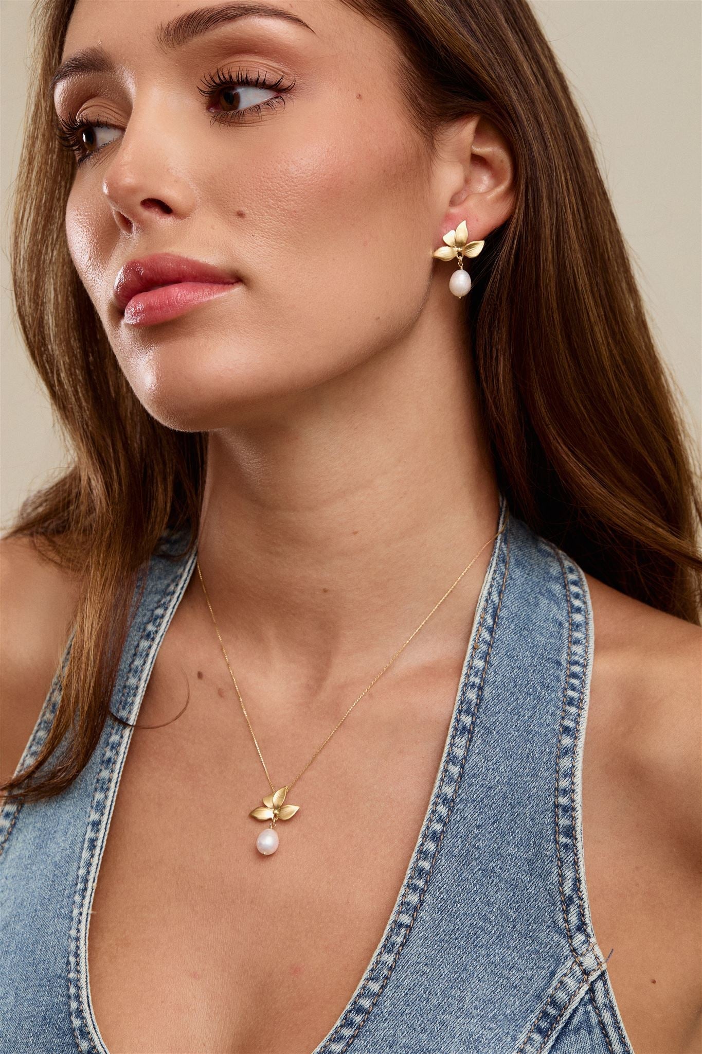 18k Gold Box Chain Necklace with 16k Gold Flower Pendant and Freshwater Pearl Maeve Necklace