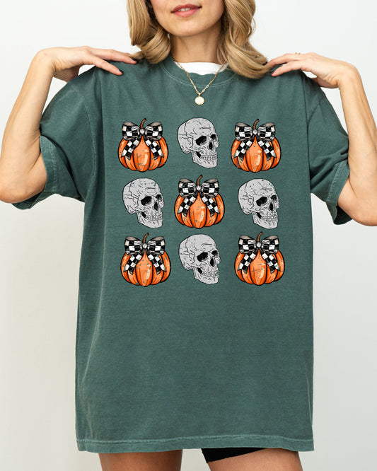 Skulls and Checkered Pumpkins Coquette Ribbons and Bows Halloween Fall Autumn Comfort Colors T-Shirt