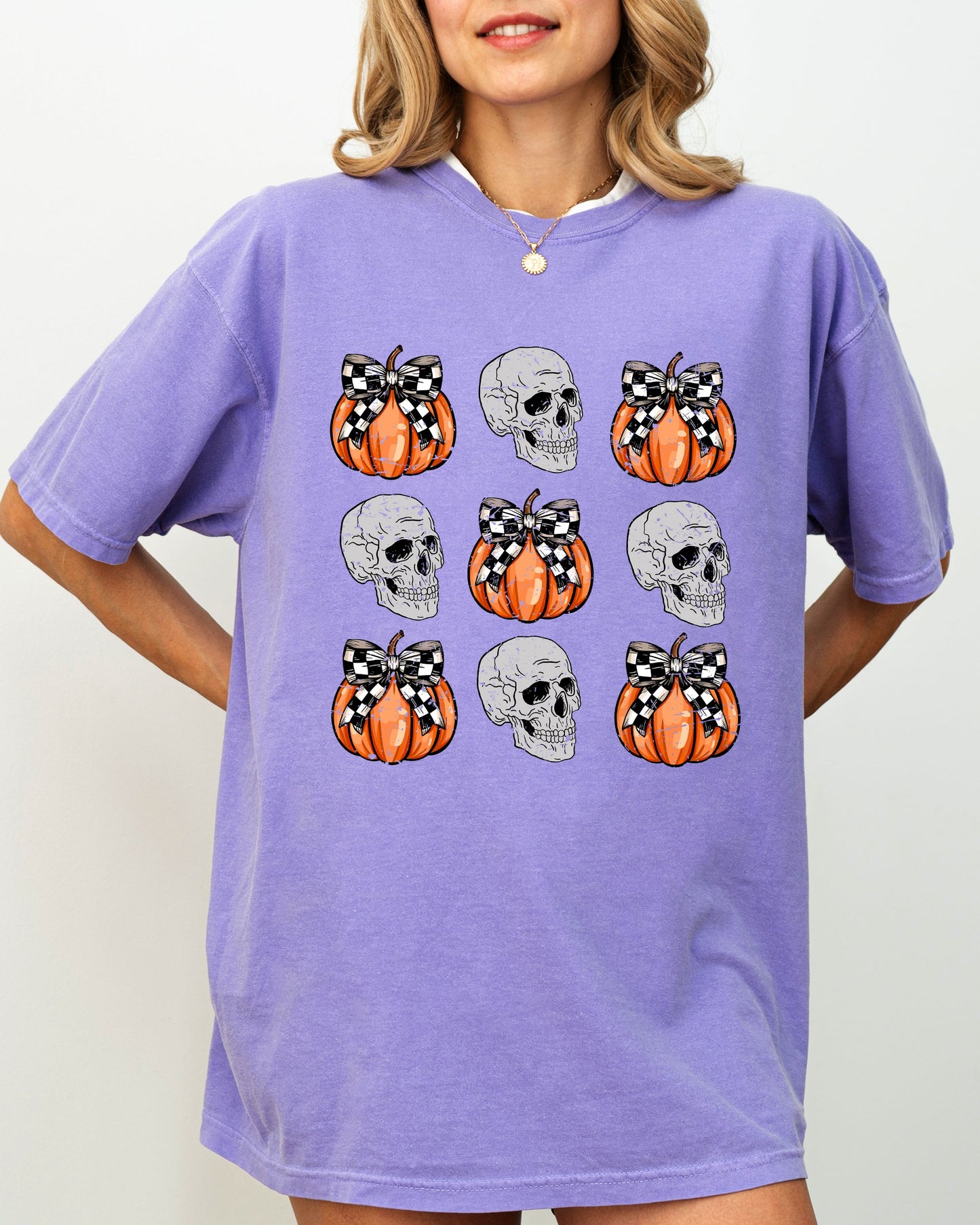 Skulls and Checkered Pumpkins Coquette Ribbons and Bows Halloween Fall Autumn Comfort Colors T-Shirt