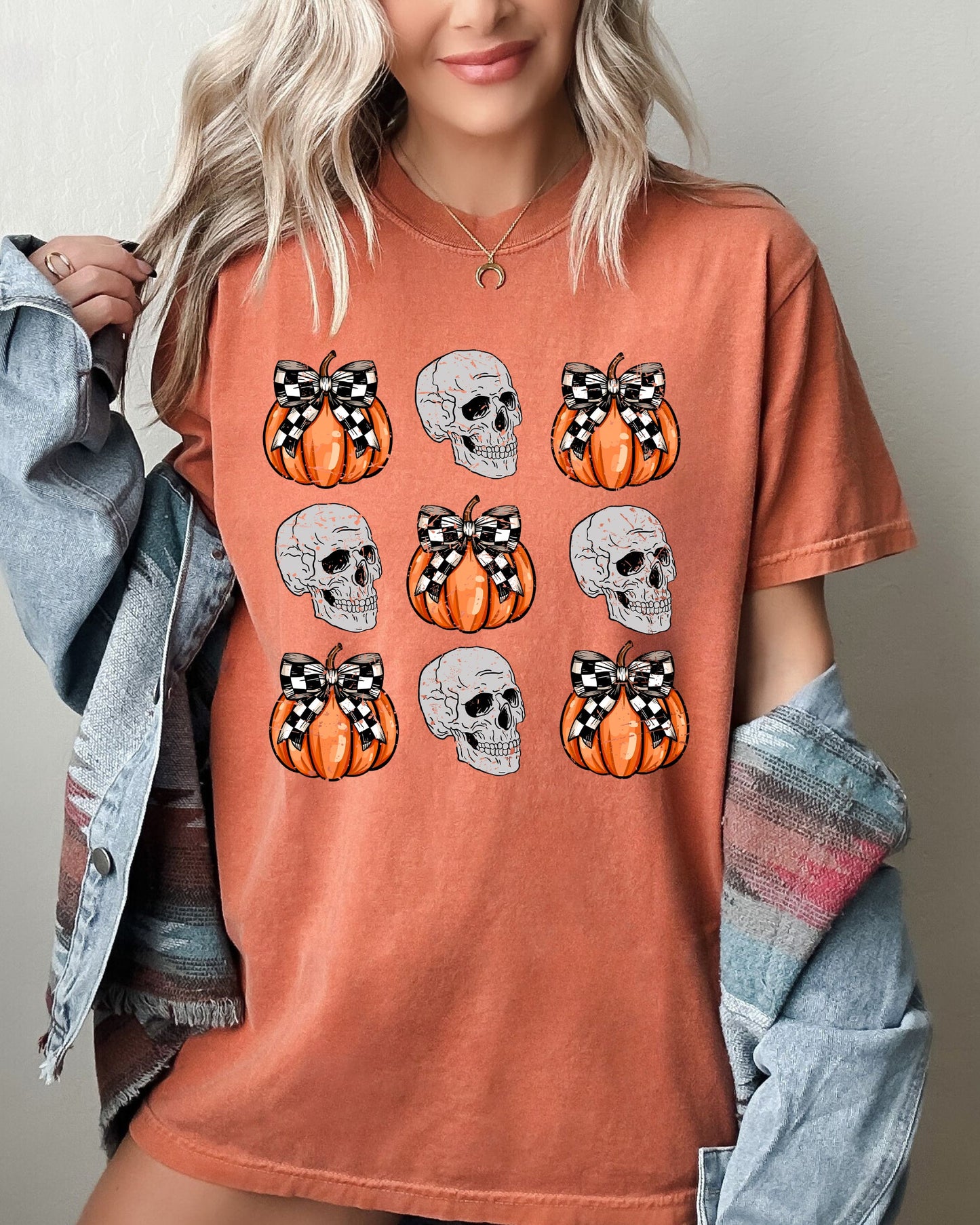 Skulls and Checkered Pumpkins Coquette Ribbons and Bows Halloween Fall Autumn Comfort Colors T-Shirt