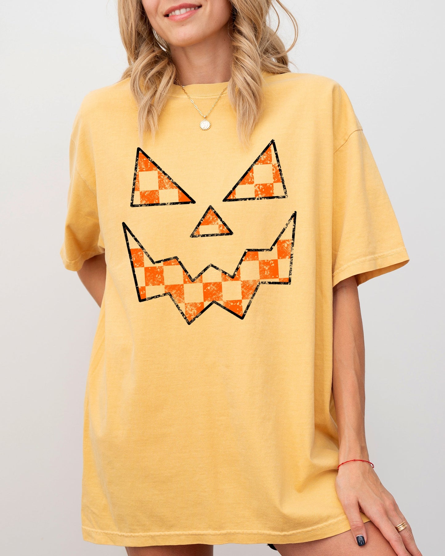 Spooky Jack-o-lantern, Retro Halloween, Pumpkin, Fall, Autumn, Checkered Shirt Comfort Colors T-Shirt
