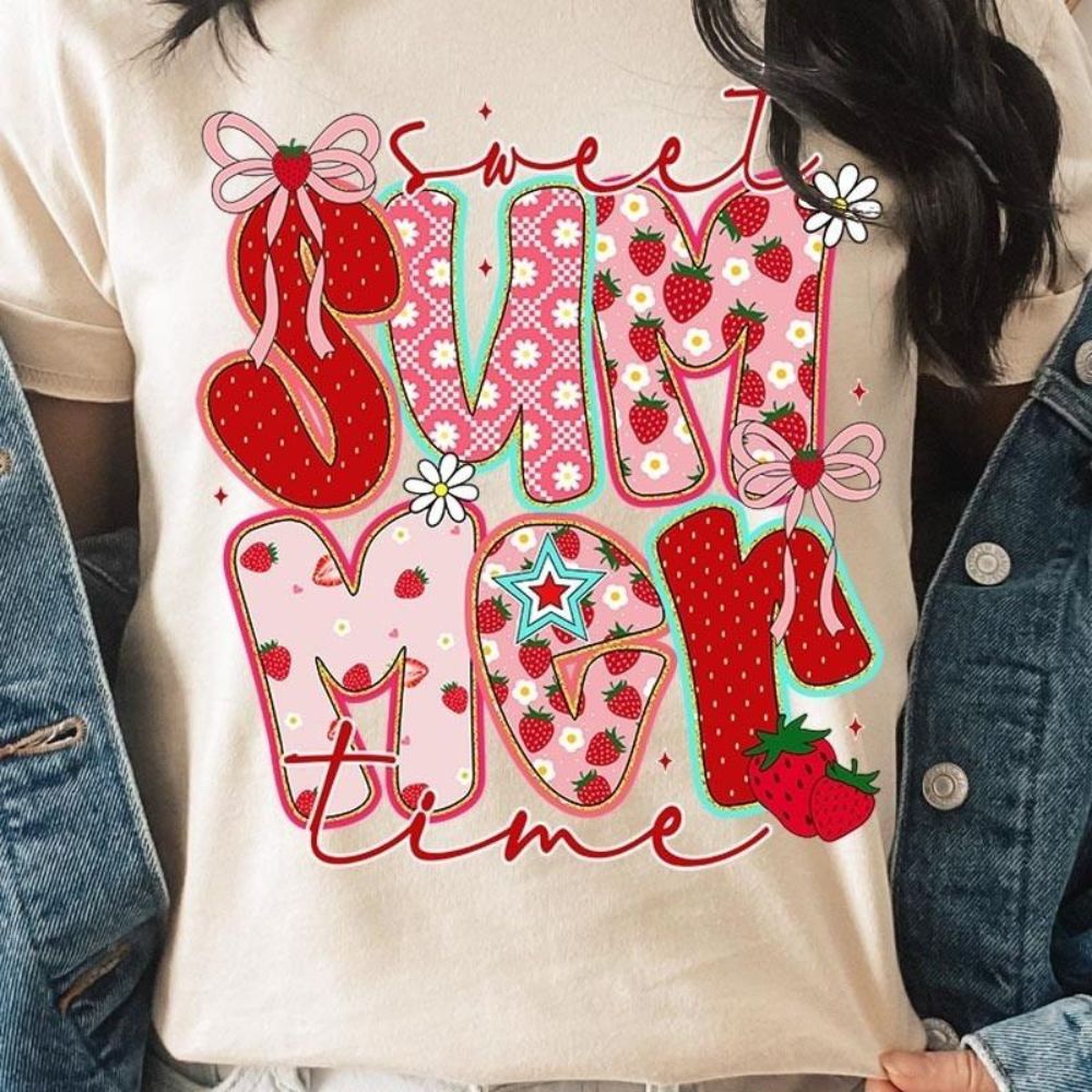 Sweet Summertime Graphic Tee – Cute Retro Summer T-Shirt, Aesthetic Beach Vibes, Casual Trendy Outfit