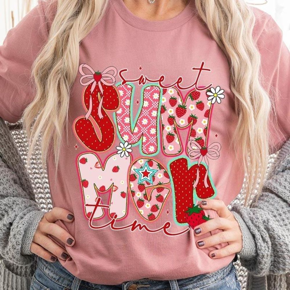 Sweet Summertime Graphic Tee – Cute Retro Summer T-Shirt, Aesthetic Beach Vibes, Casual Trendy Outfit