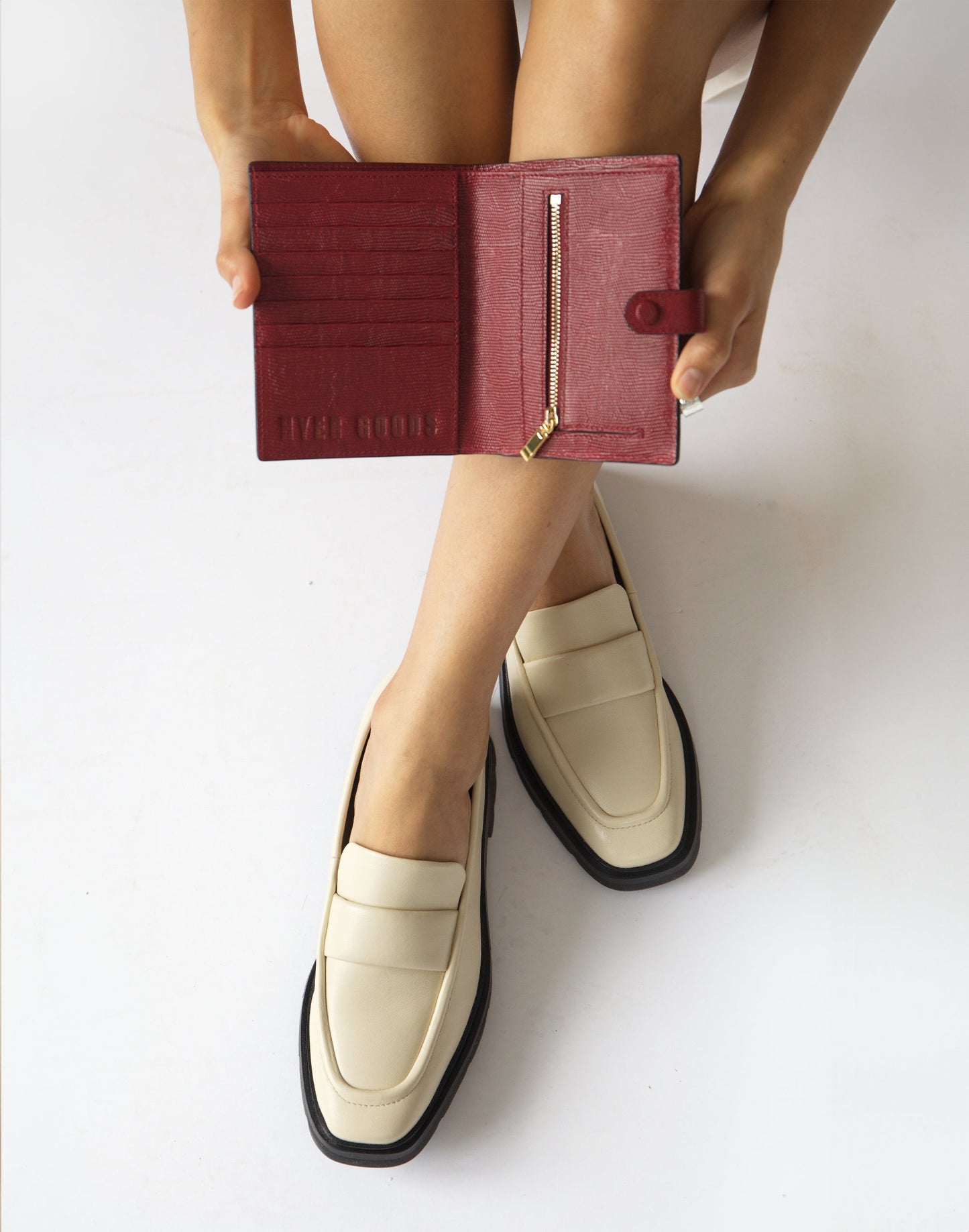 Luxe Traveler's Wallet with Coin Pocket