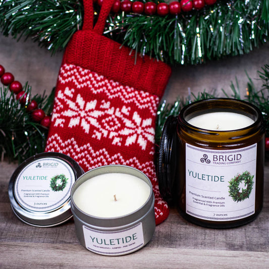 Yuletide Juniper Soy Wax Candle Christmas Wreaths Pine Trees Bonfire Smoke
