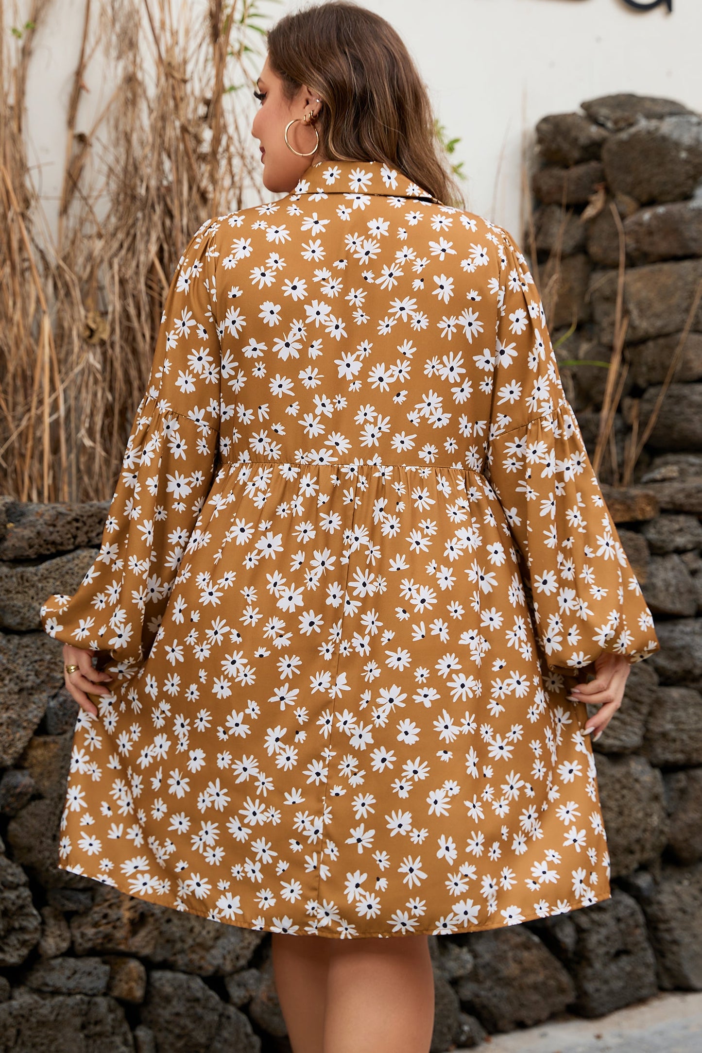 Khaki Plus Size Daisy Floral Print Puff Sleeve Dress
