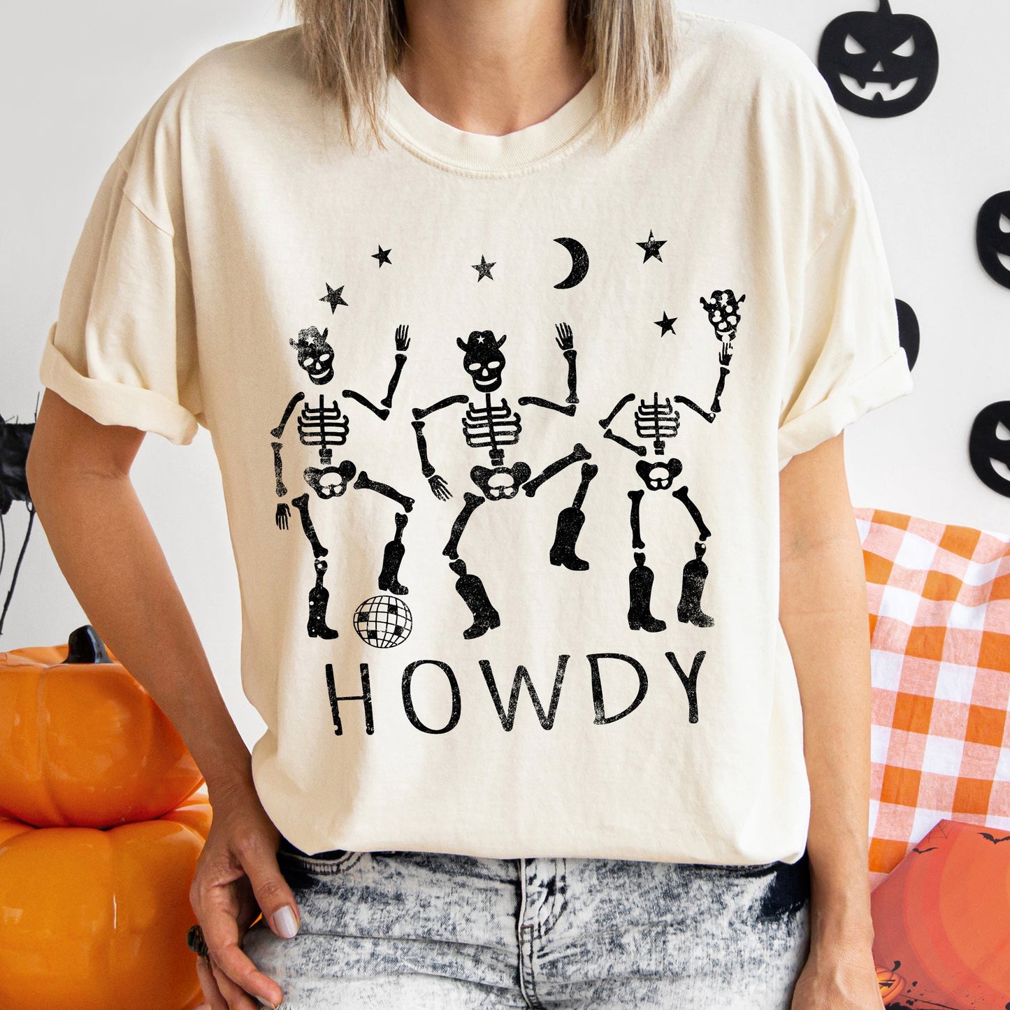 Howdy Skeletons Retro Halloween Comfort Colors Tshirt