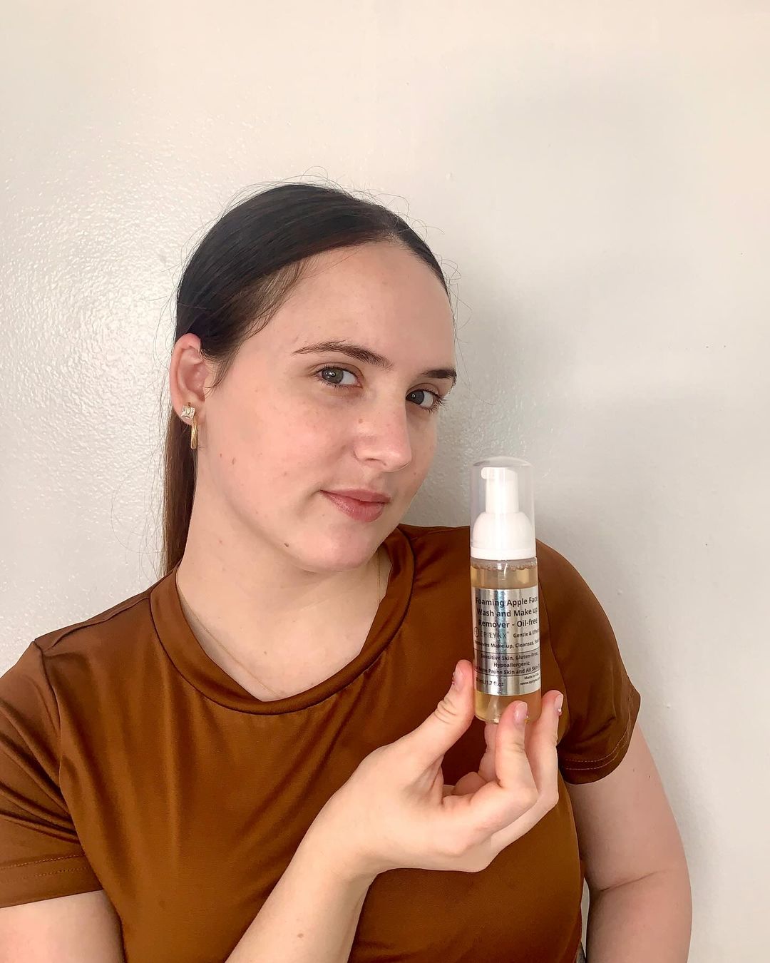 Foaming Apple Oil-Free Cleanser for Sensitive and Acne-Prone Skin EpiLynx