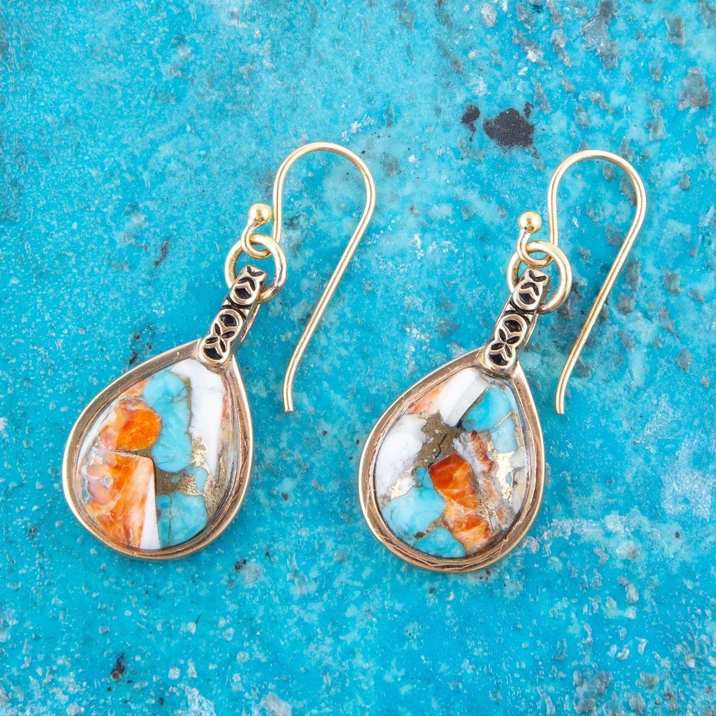 Turquoise and Spiny Oyster Shell Stone Mix Golden Earrings 1.5 Inch Length