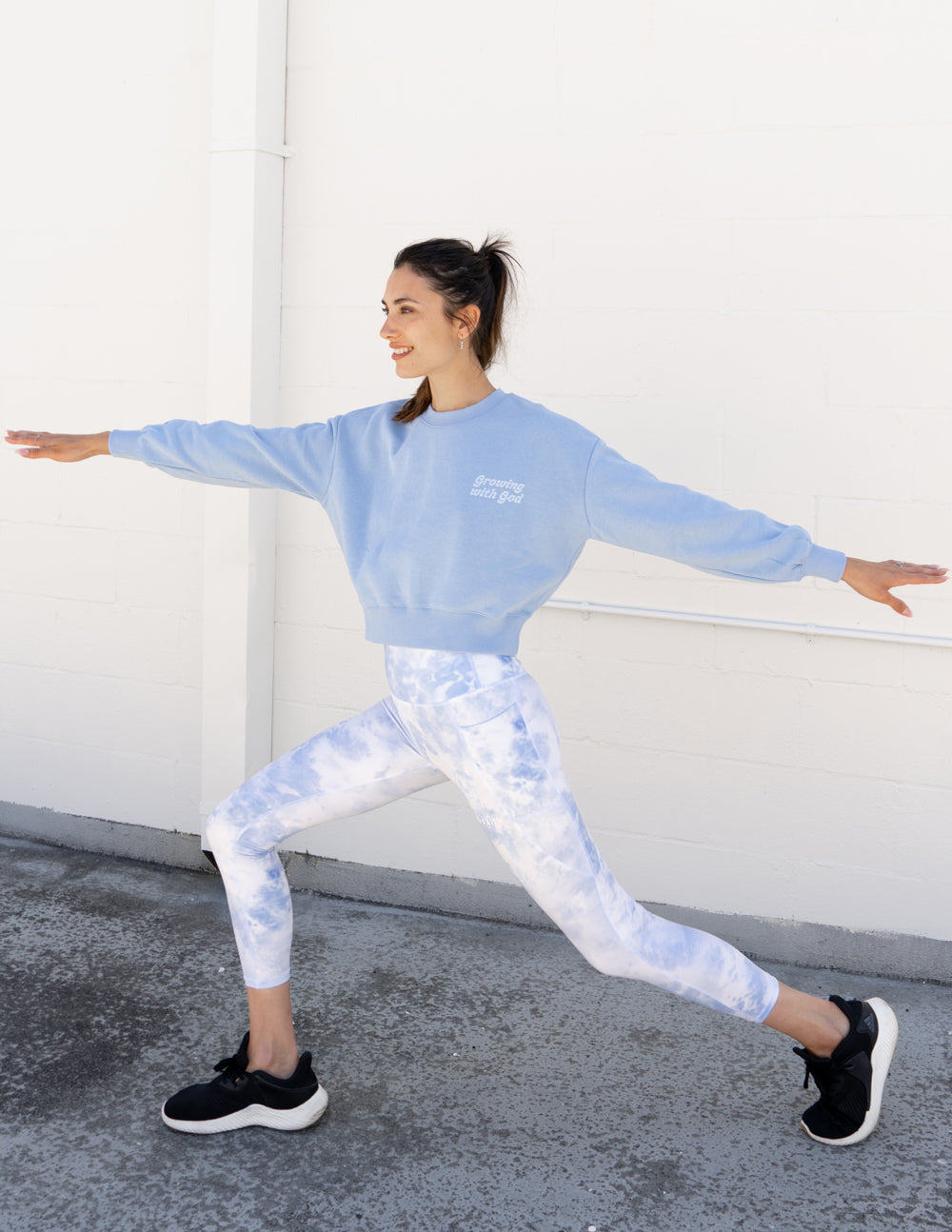 Cropped Crewneck Relaxed Fit Growing With God Light Blue