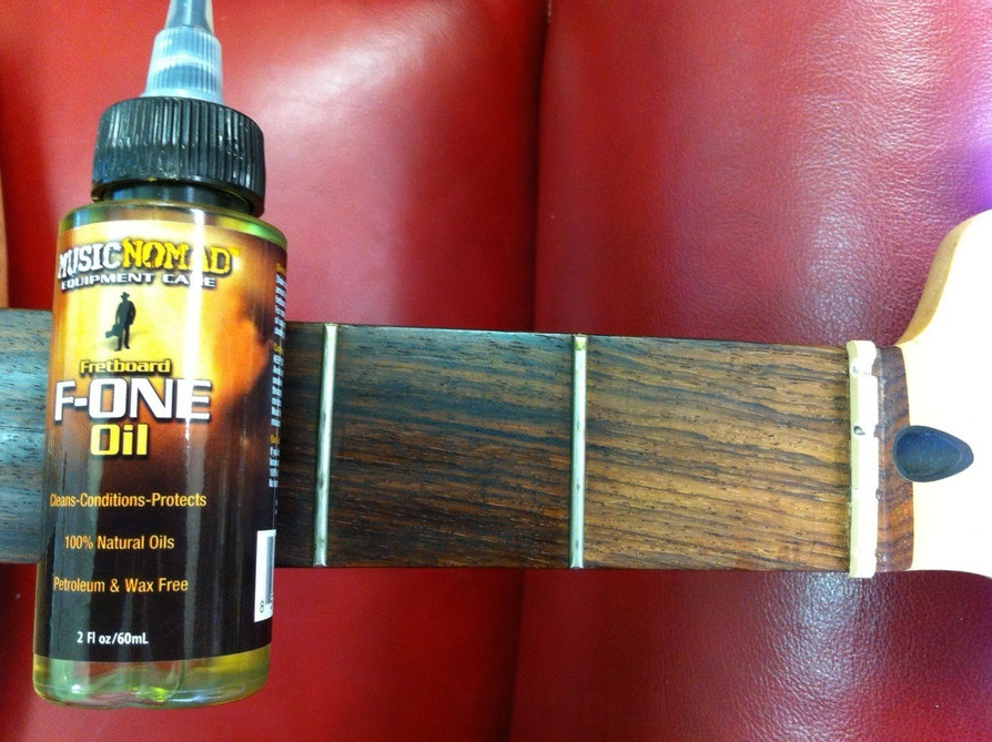 Music Nomad MN105 F-One Fretboard Oil - Cleaner & Conditioner 2oz NEW