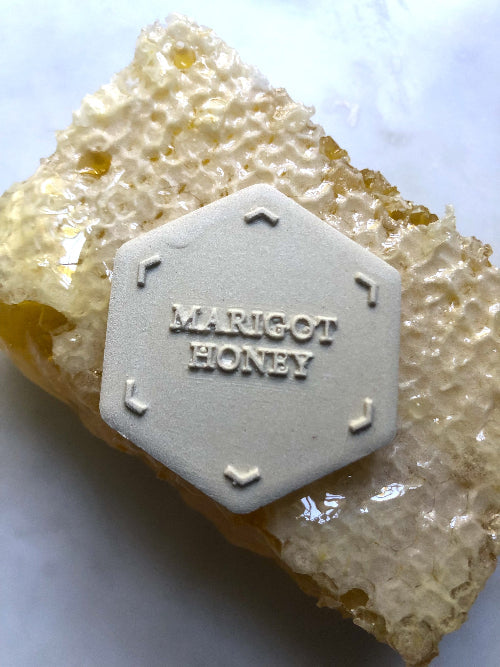 Marigot Honey Scent Coin Fragrant Ceramic Coin Isle de Nature