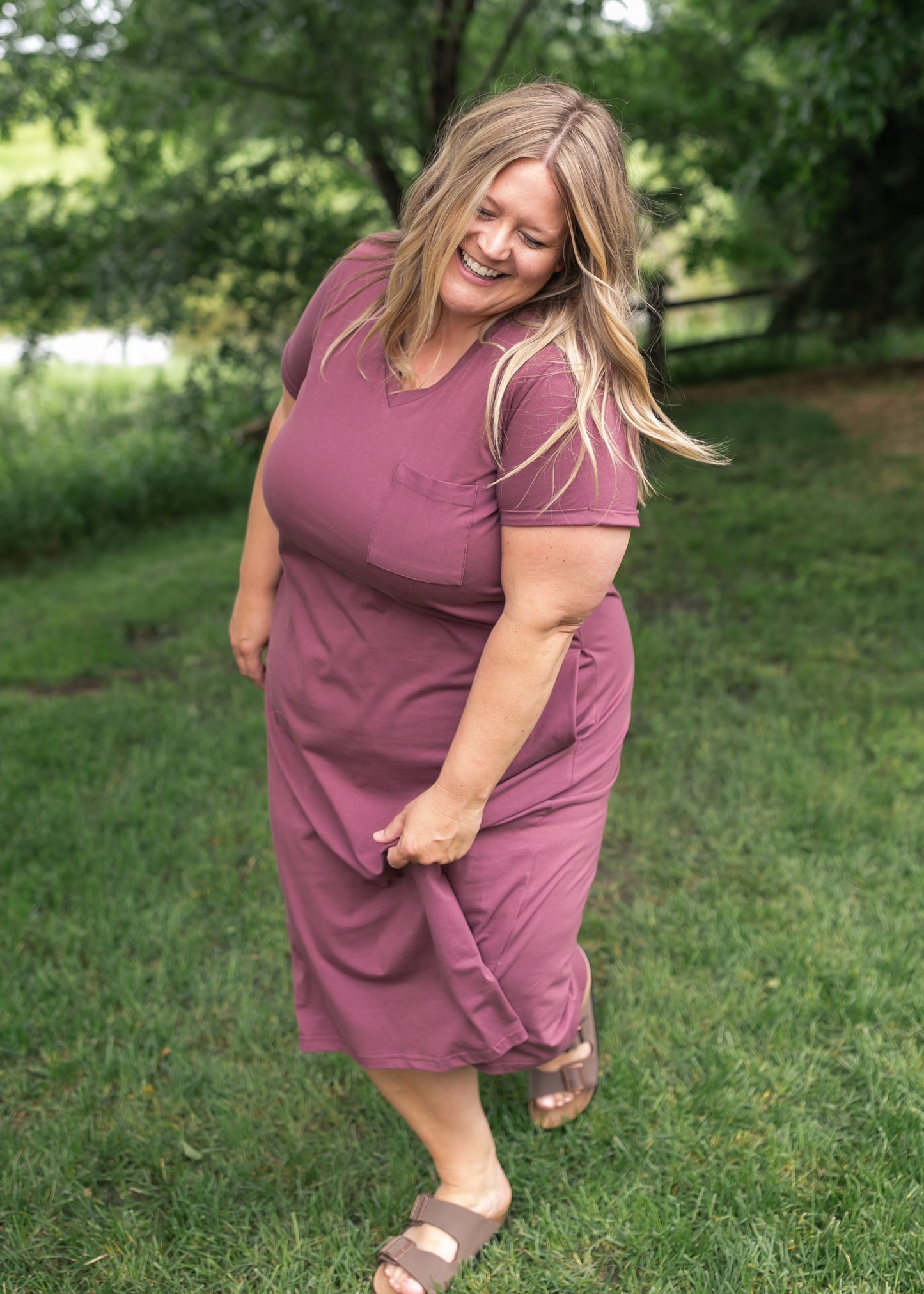 Finley V-neck Berry Midi T-shirt Dress Inherit Co.