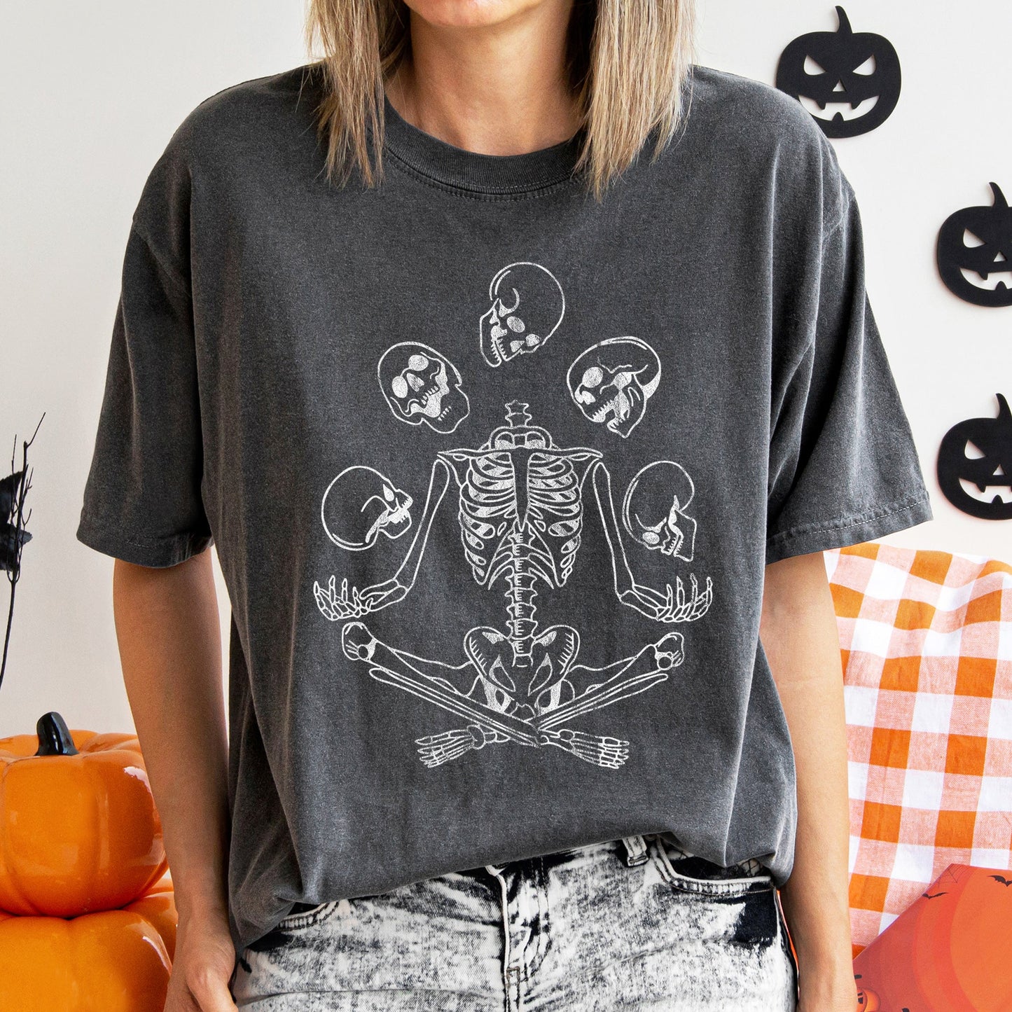 Skeleton Juggling Retro Halloween Comfort Colors Tshirt