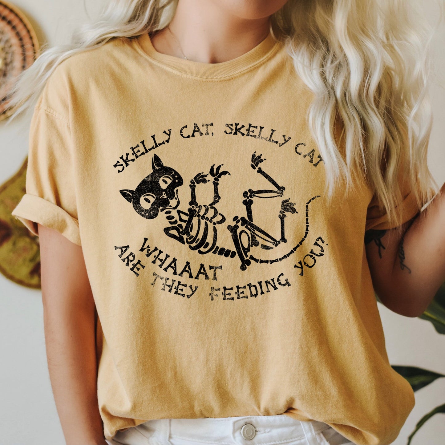 Skelly Cat Retro Halloween Comfort Colors T-shirt