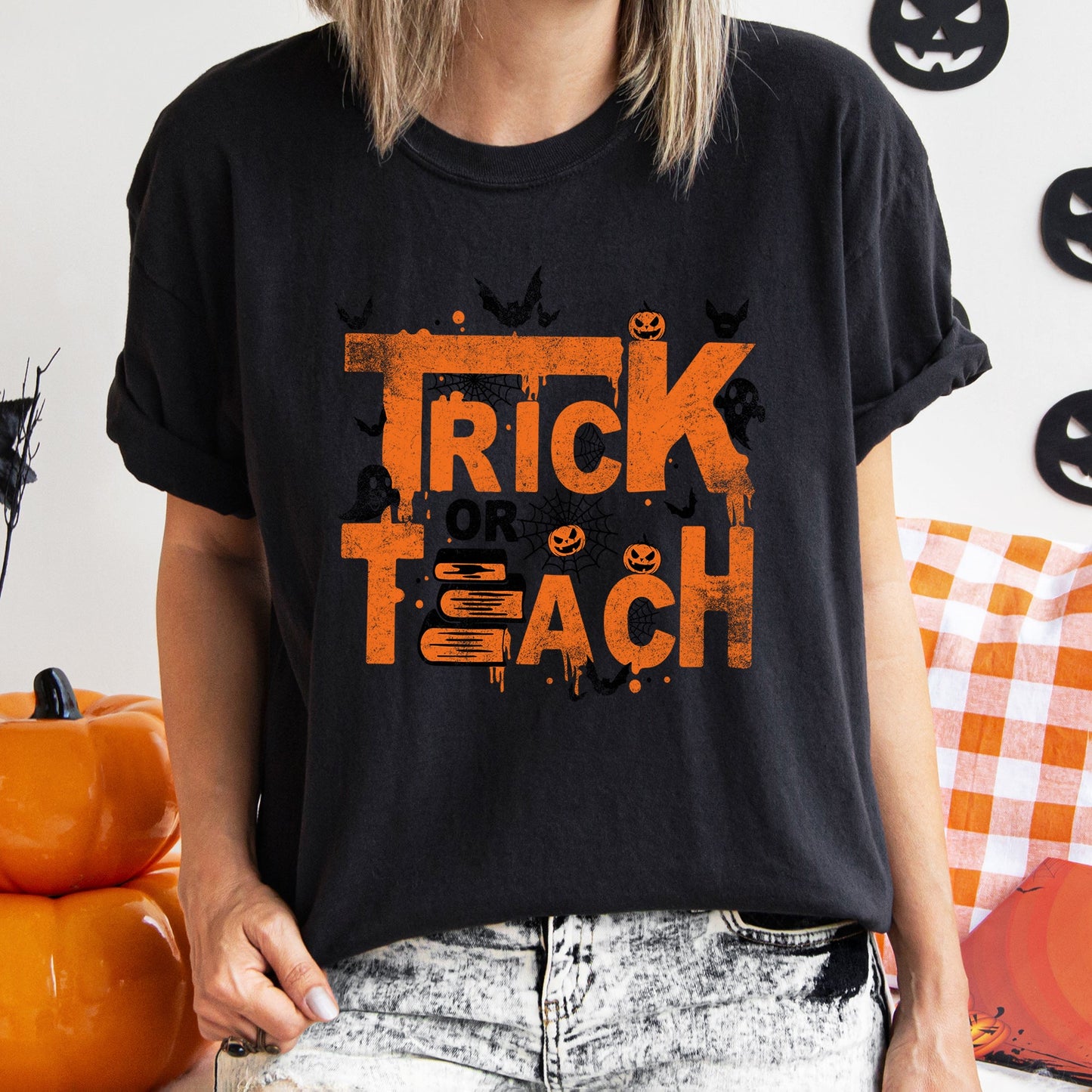 Trick Or Teach Retro Halloween Teacher Comfort Colors Tshirt