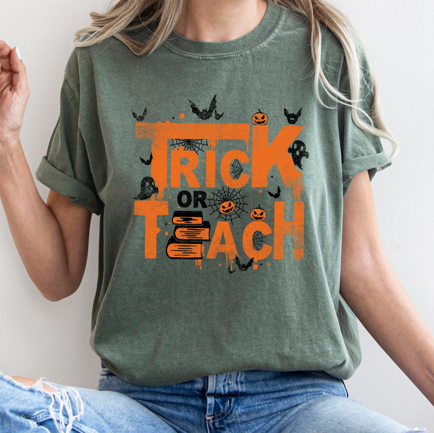 Trick Or Teach Retro Halloween Teacher Comfort Colors Tshirt