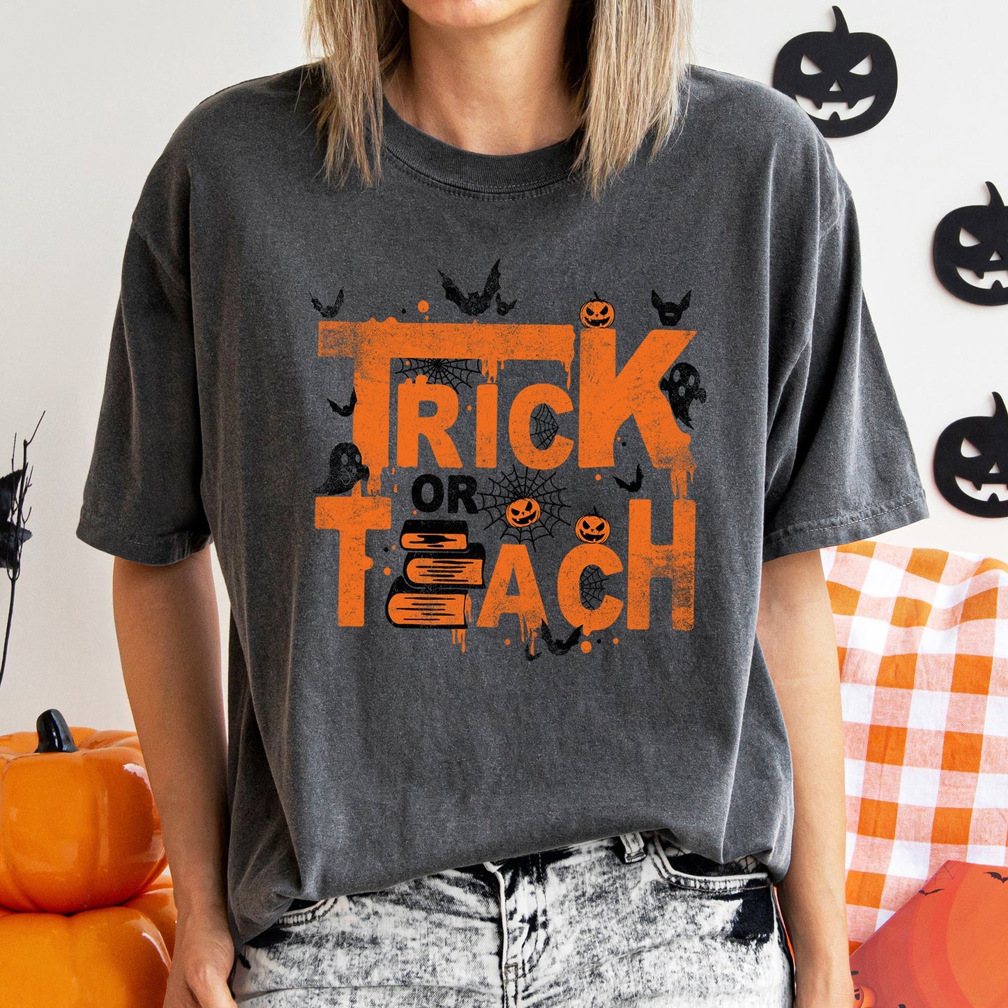 Trick Or Teach Retro Halloween Teacher Comfort Colors Tshirt