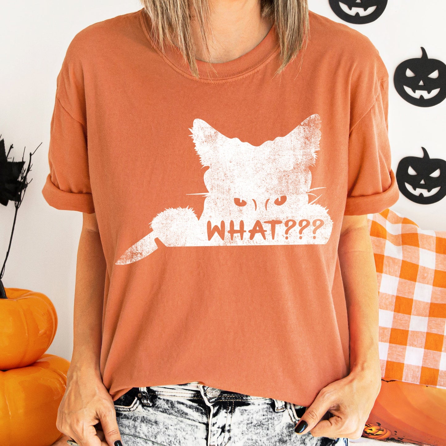 Retro Halloween Comfort Colors Cat And Knife T-shirt